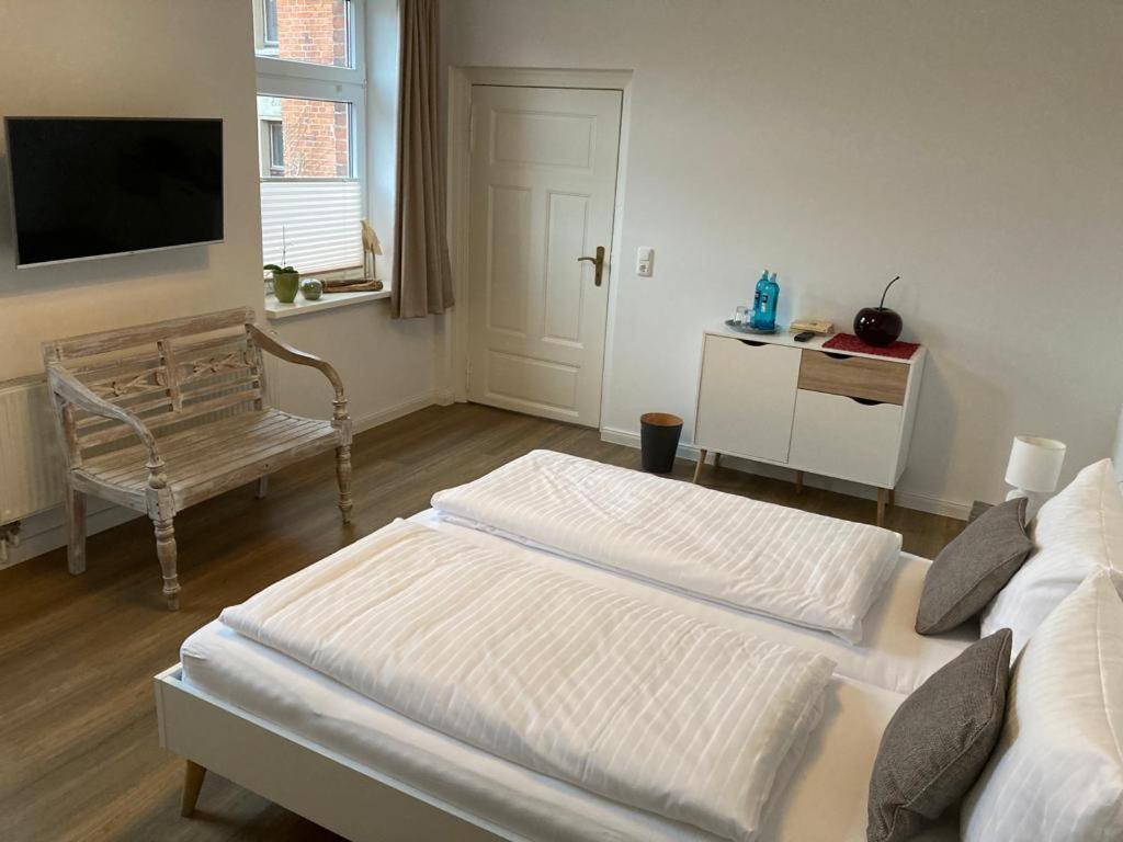 Das Bilderbuchcafe - Ferien - Apartment No 3 - Markt 7 Havelberg Extérieur photo