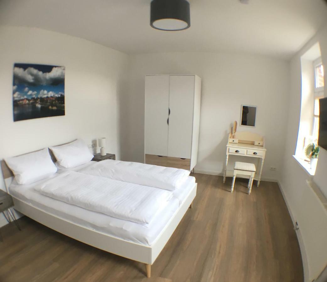 Das Bilderbuchcafe - Ferien - Apartment No 3 - Markt 7 Havelberg Extérieur photo